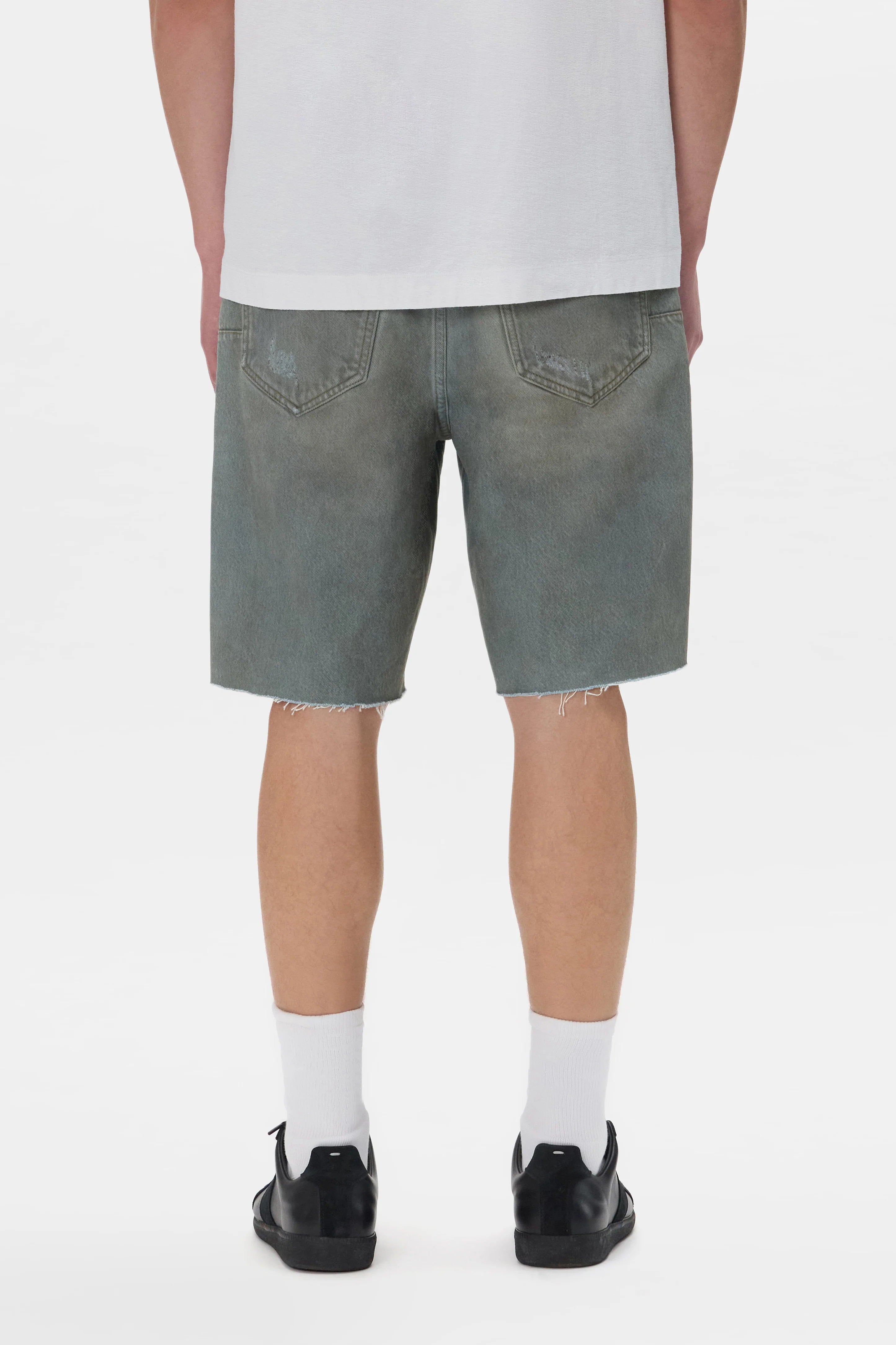 P059 - Dirty Vintage Short