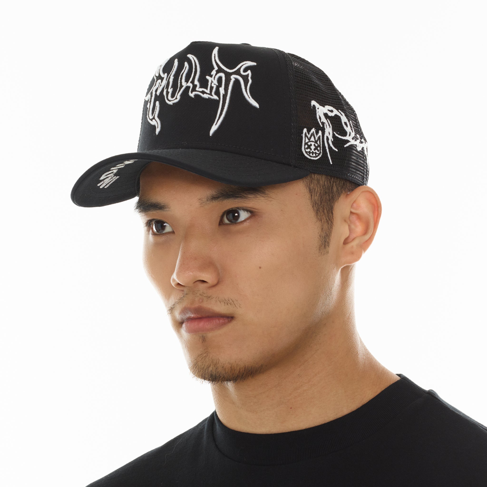 Cult's Mesh Back Trucker Hat "Raven" In Black