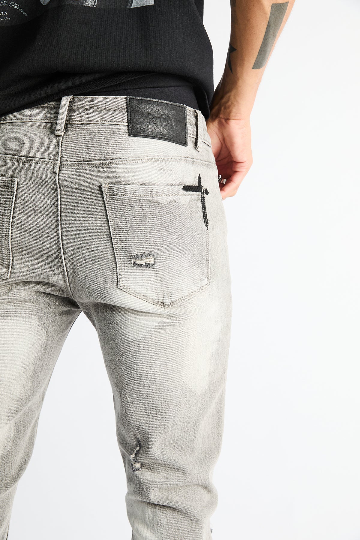 Bryant Skinny Jean - Charcoal Bleached